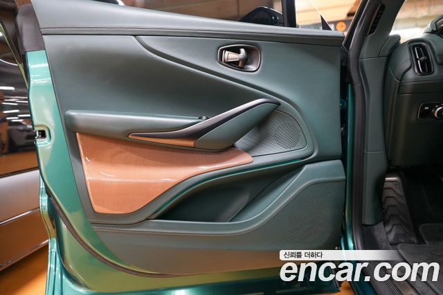 Aston Martin DBX 2024 — photo 16