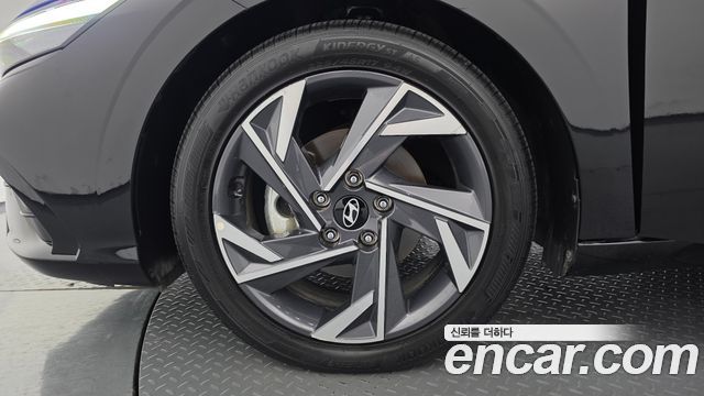 Hyundai AVANTE 2025 — photo 5