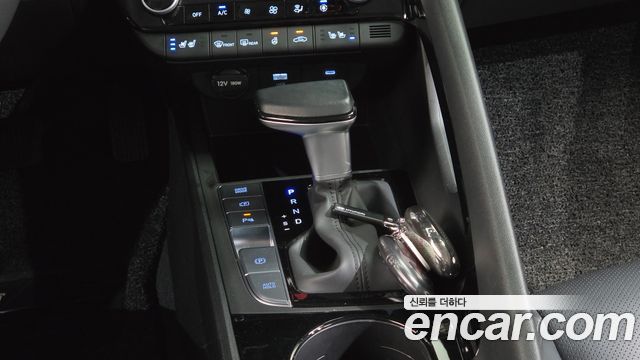 Hyundai AVANTE 2025 — photo 9