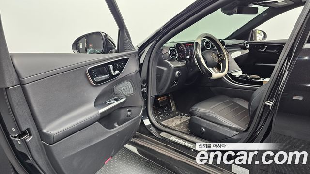 Mercedes-Benz C-Class 2024 — photo 13