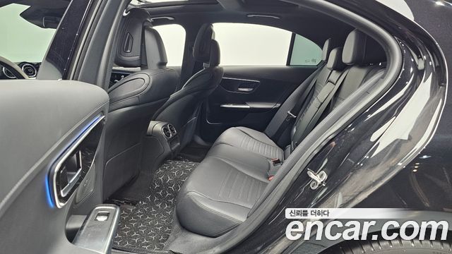 Mercedes-Benz C-Class 2024 — photo 18