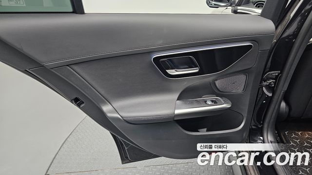 Mercedes-Benz C-Class 2024 — photo 15