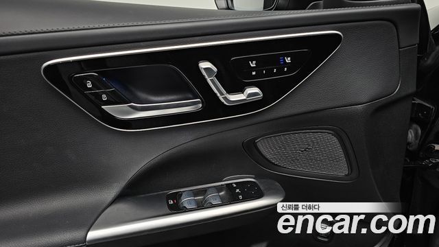 Mercedes-Benz C-Class 2024 — photo 28