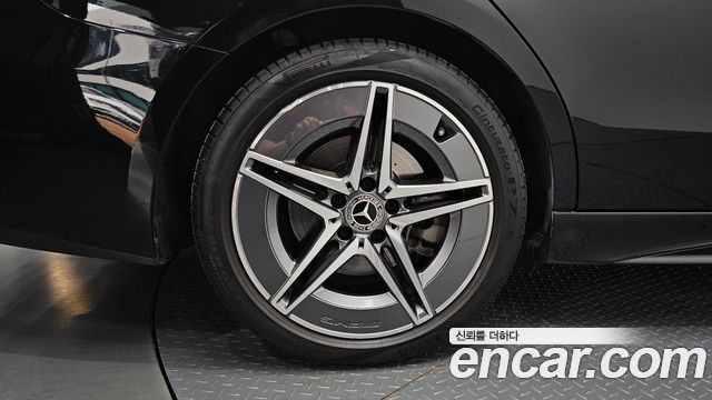Mercedes-Benz C-Class 2024 — photo 37