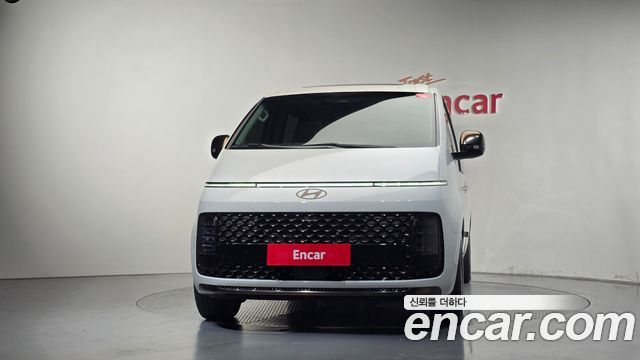 Hyundai Staria 2025 — photo 3