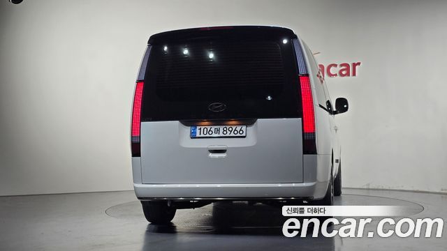 Hyundai Staria 2025 — photo 4