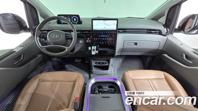 Hyundai Staria 2025 — photo 10