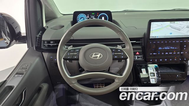 Hyundai Staria 2025 — photo 18