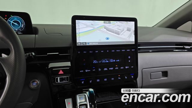 Hyundai Staria 2025 — photo 19