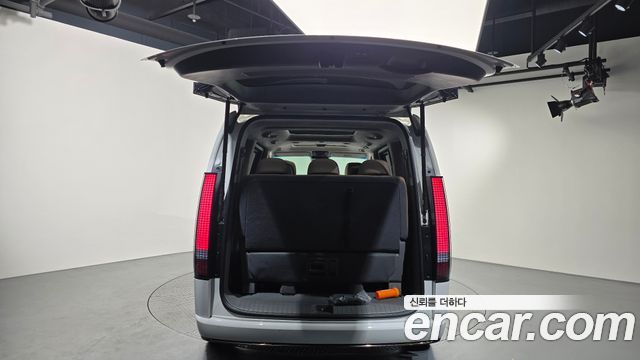 Hyundai Staria 2025 — photo 24