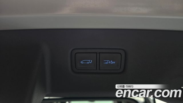 Hyundai Staria 2025 — photo 25