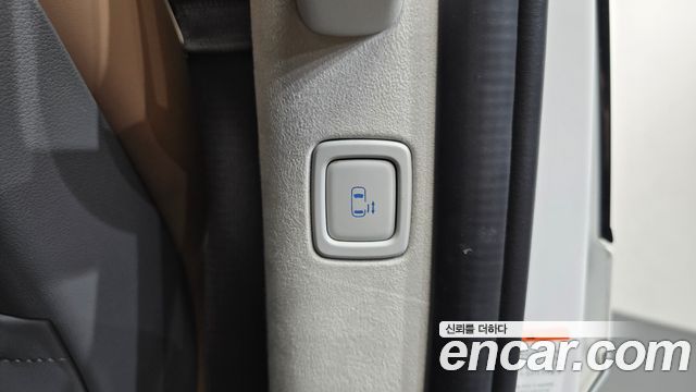 Hyundai Staria 2025 — photo 26