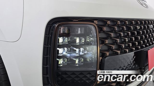 Hyundai Staria 2025 — photo 8