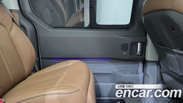 Hyundai Staria 2025 — photo 15