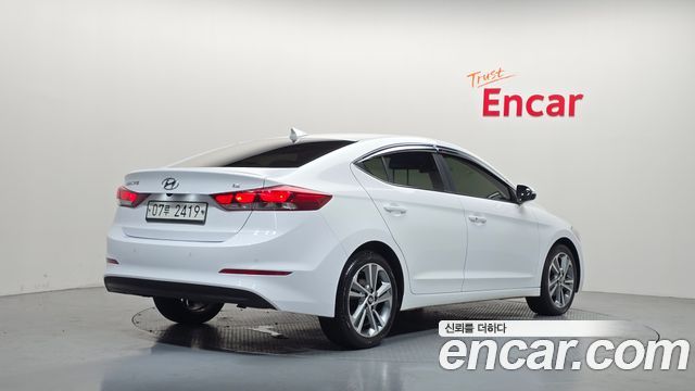 Hyundai AVANTE 2018 — photo 2