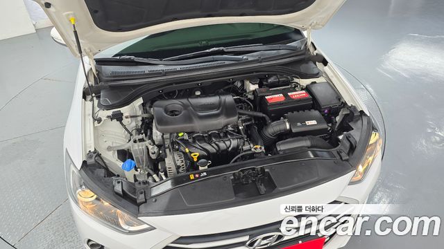 Hyundai AVANTE 2018 — photo 6