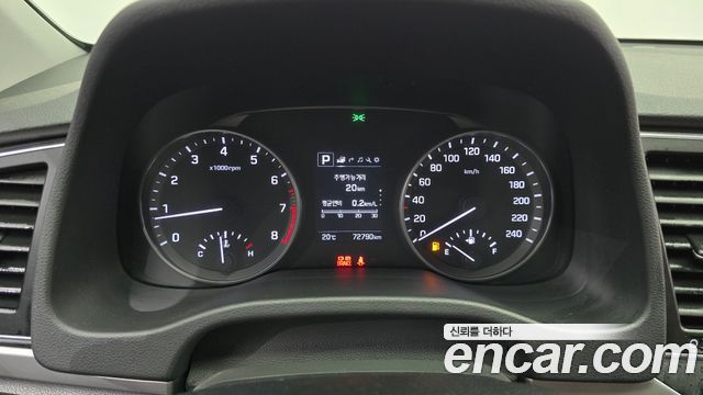 Hyundai AVANTE 2018 — photo 11