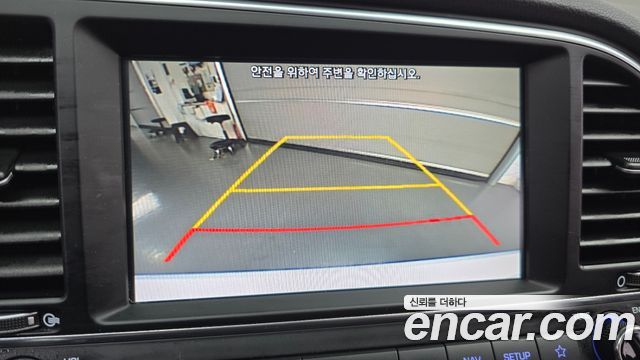 Hyundai AVANTE 2018 — photo 20