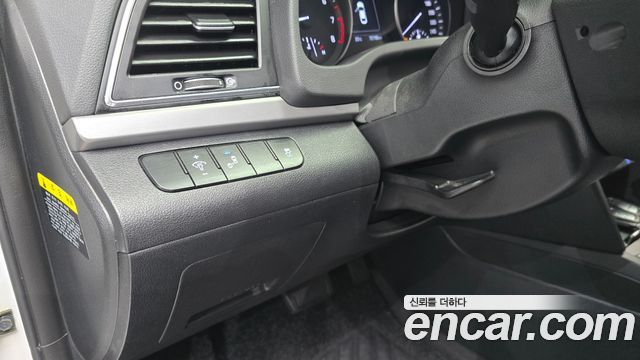 Hyundai AVANTE 2018 — photo 24