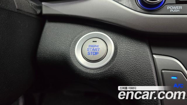 Hyundai AVANTE 2018 — photo 25