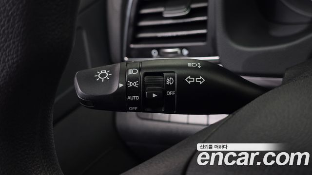 Hyundai AVANTE 2018 — photo 28