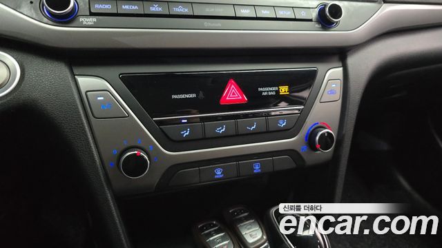 Hyundai AVANTE 2018 — photo 30