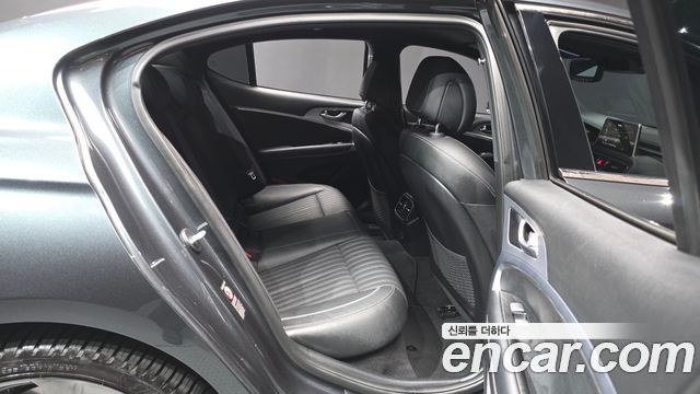 Genesis G70 2019 — photo 18