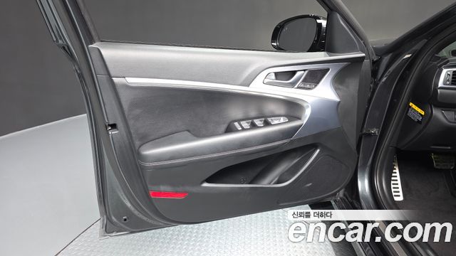 Genesis G70 2019 — photo 14