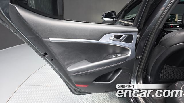 Genesis G70 2019 — photo 15