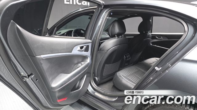 Genesis G70 2019 — photo 16
