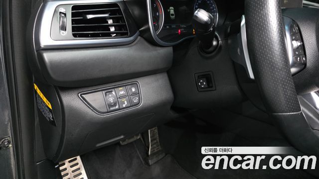 Genesis G70 2019 — photo 28