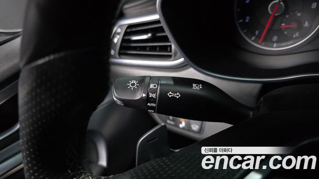 Genesis G70 2019 — photo 29