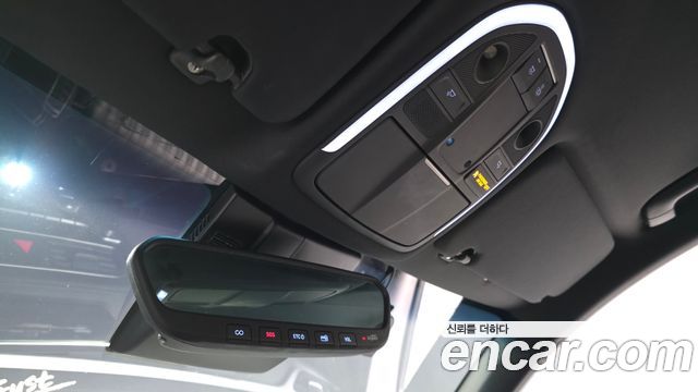 Genesis G70 2019 — photo 32