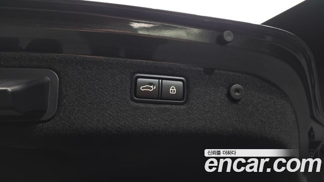 Genesis G70 2019 — photo 34