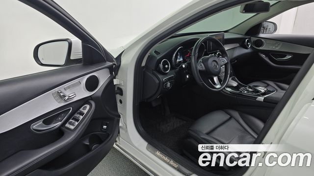 Mercedes-Benz C-Class 2018 — photo 10