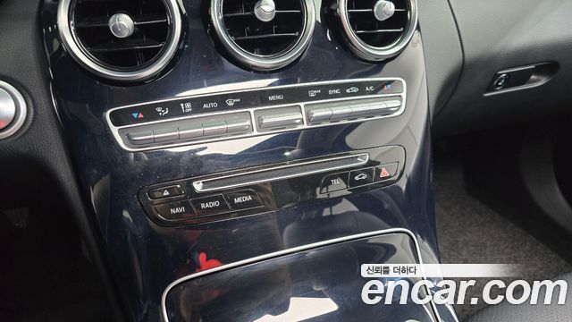 Mercedes-Benz C-Class 2018 — photo 16