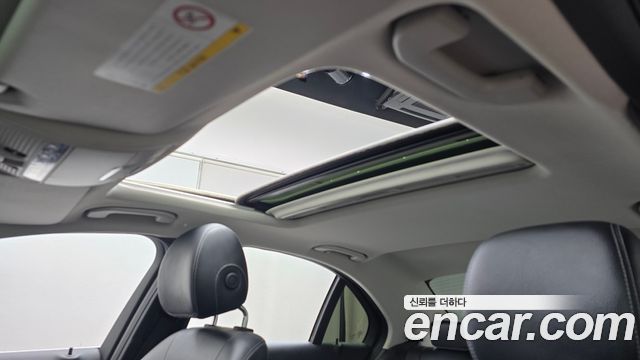 Mercedes-Benz C-Class 2018 — photo 18