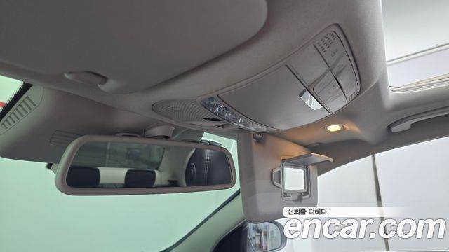Mercedes-Benz C-Class 2018 — photo 19