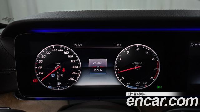 Mercedes-Benz E-Class 2018 — photo 11