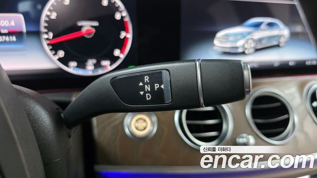 Mercedes-Benz E-Class 2018 — photo 12