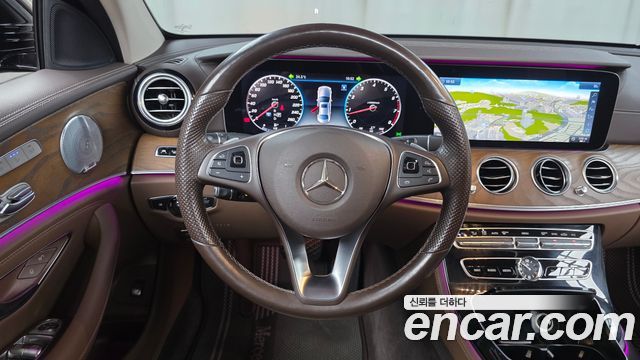 Mercedes-Benz E-Class 2018 — photo 20