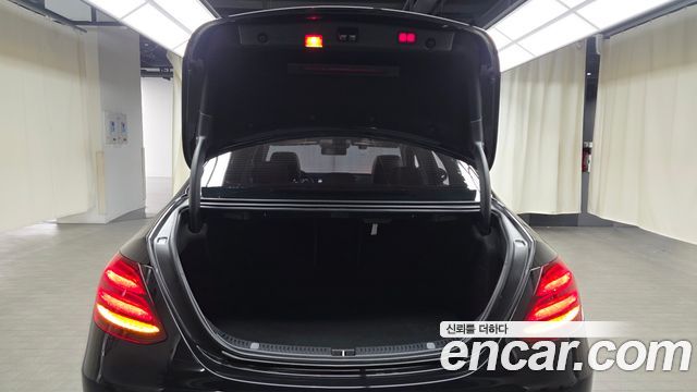 Mercedes-Benz E-Class 2018 — photo 23