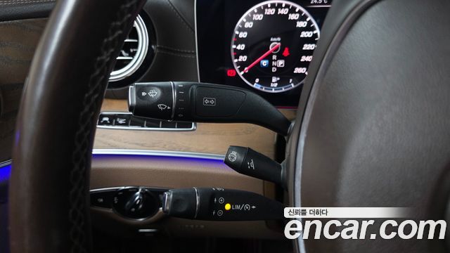 Mercedes-Benz E-Class 2018 — photo 26