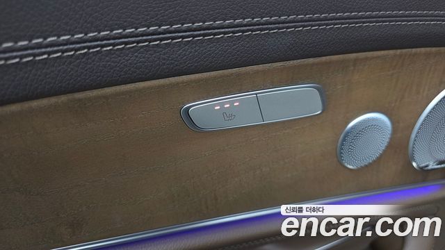 Mercedes-Benz E-Class 2018 — photo 28