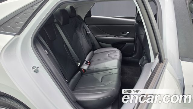 Hyundai AVANTE 2024 — photo 18