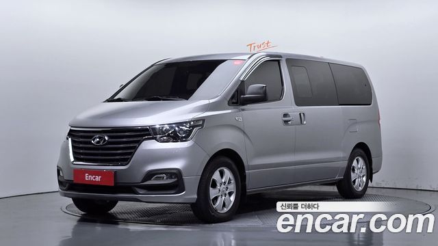 Hyundai Starex 2019 — photo 1