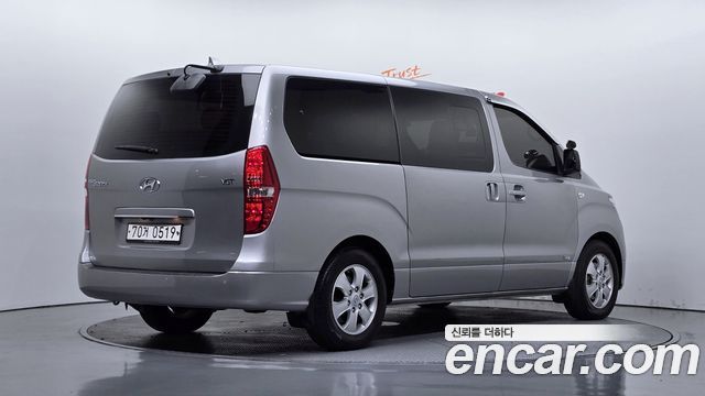 Hyundai Starex 2019 — photo 2