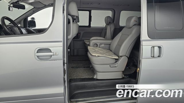 Hyundai Starex 2019 — photo 18