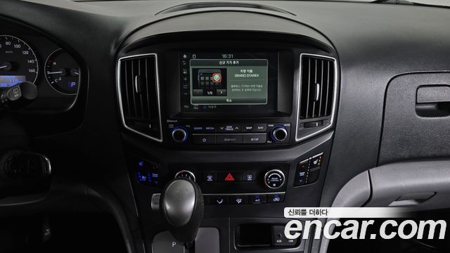 Hyundai Starex 2019 — photo 20