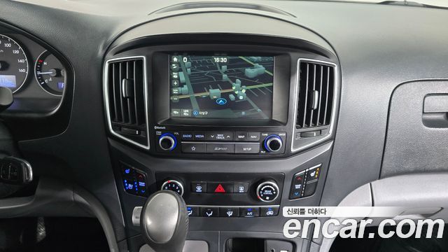 Hyundai Starex 2019 — photo 22